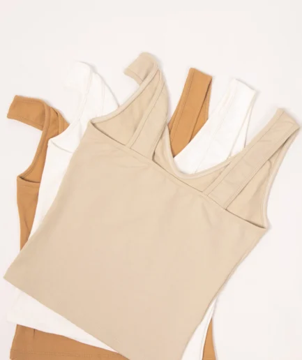 Blusa de tiras anchas con escote en V